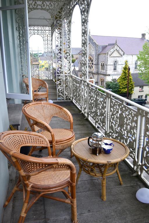 8A Spring Gardens Hotel ฮาเวอร์ฟอร์ดเวสต์ ภายนอก รูปภาพ