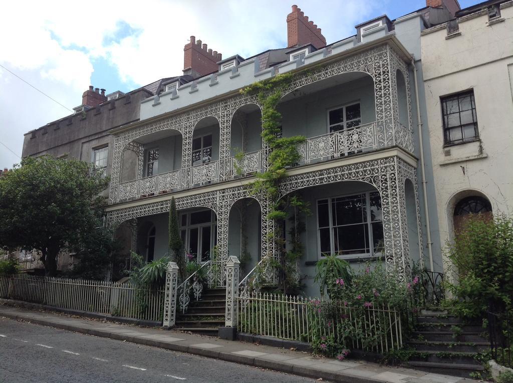 8A Spring Gardens Hotel ฮาเวอร์ฟอร์ดเวสต์ ภายนอก รูปภาพ