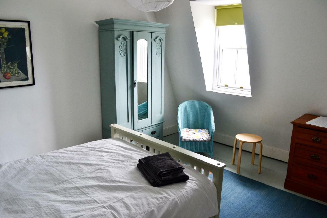 8A Spring Gardens Hotel ฮาเวอร์ฟอร์ดเวสต์ ภายนอก รูปภาพ